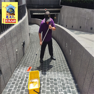 新北市新莊區永陞建設聯合公園社區機車磁磚地面防滑施工783