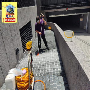 新北市新莊區永陞建設聯合公園社區機車磁磚地面防滑施工783