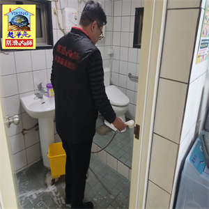 彰化晨光電腦公司浴室磁磚地面防滑工程789